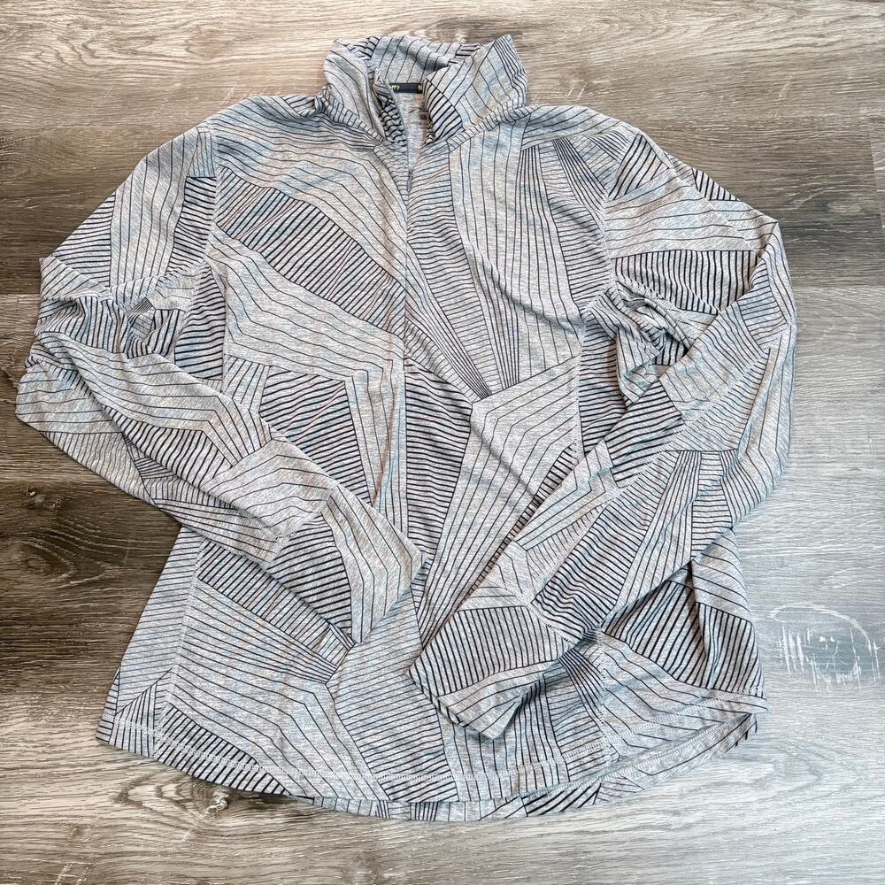 Brooks Run Happy Long Sleeve Half Zip Long Sleeve Activewear Top Geometric Print